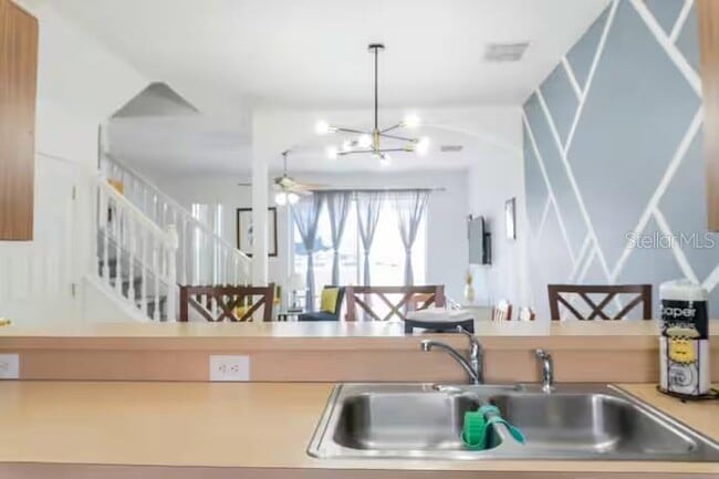 Building Photo - 1139 S Beach Cir