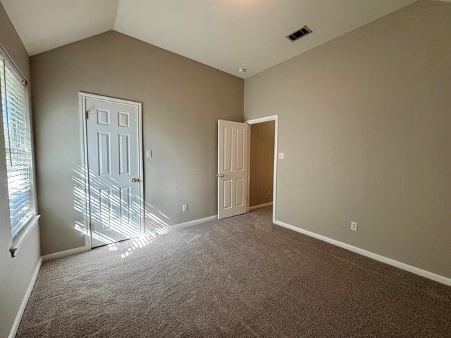 Building Photo - 5305 Tamango Way