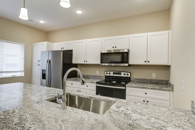 Interior Photo - 305 W Clark St