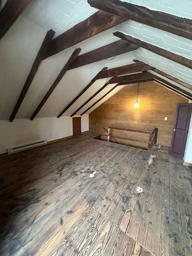 Building Photo - 218 S 6th St