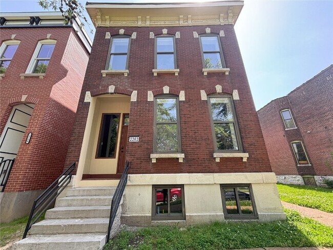 Building Photo - 2262 S Jefferson Ave