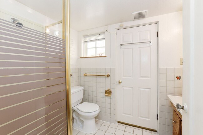 Building Photo - 3 Bed / 2 Bath charming home in upscale neighborhood near Glen Park. YouTube Tour!!