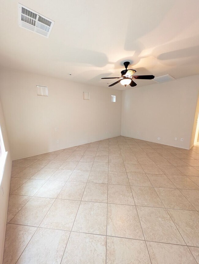 Building Photo - AVAILABLE NOW IN GREAT CHANDLER LOCATION!!!