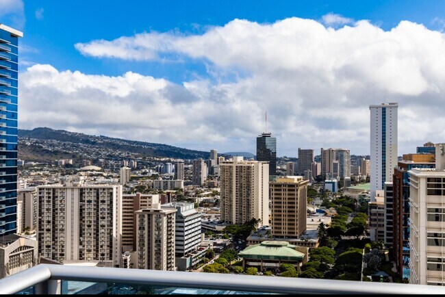 Building Photo - 1391 Kapiolani Blvd