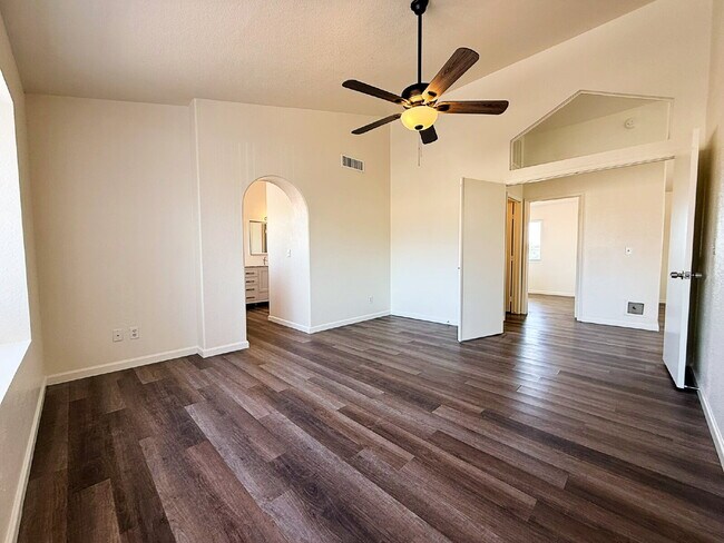 Building Photo - Spacious Garden Lakes Beauty – Vaulted Ceilings, 3-Car Garage & Stunning Upgrades!