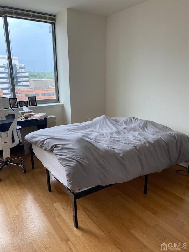 Building Photo - 1 Spring St