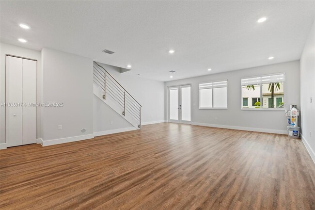 Building Photo - 6658 NW 102nd Path