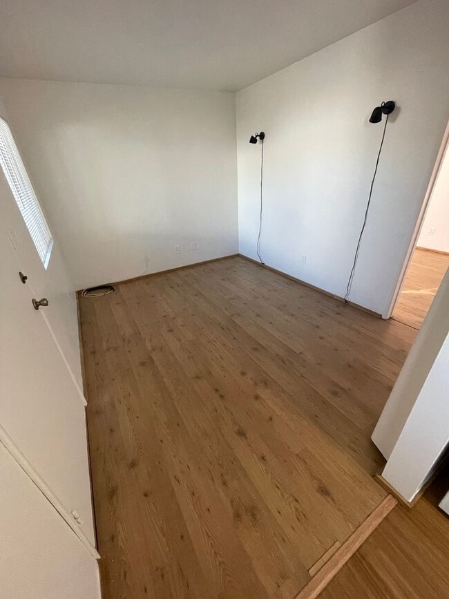 Building Photo - 4528-32 Bancroft St