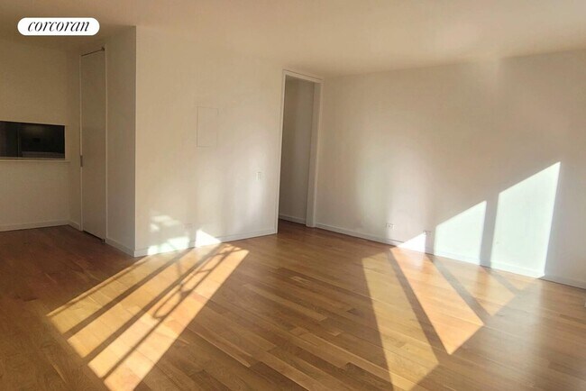 Building Photo - 515 E 72nd St