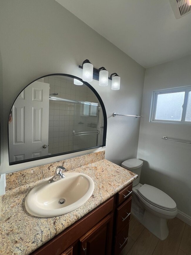 Building Photo - Thousand Oaks Living