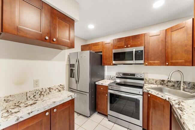 Building Photo - 1108 Green Pine Blvd