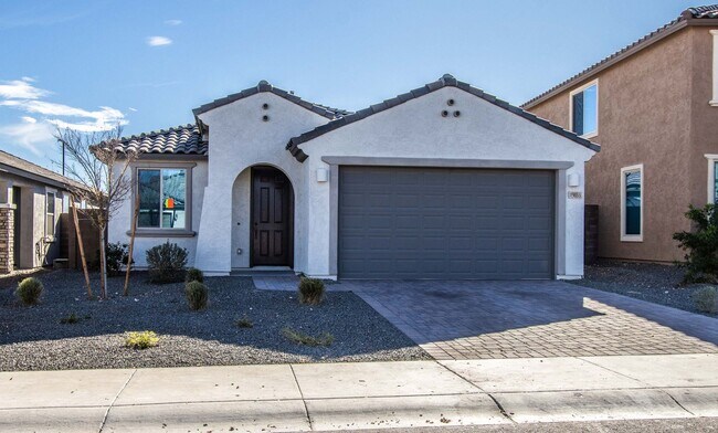 Building Photo - COMING SOON !! Mountainside Living at Canyon Views! 4 bedroom 2 bathroom!