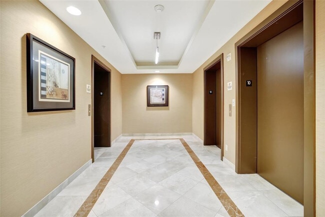 Building Photo - 315 NE 3rd Ave