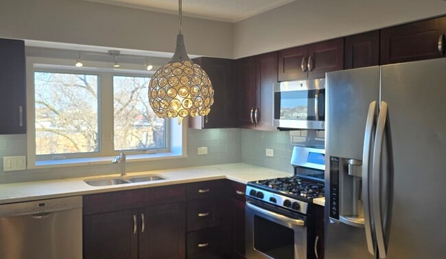 Building Photo - 635 Perrie Dr