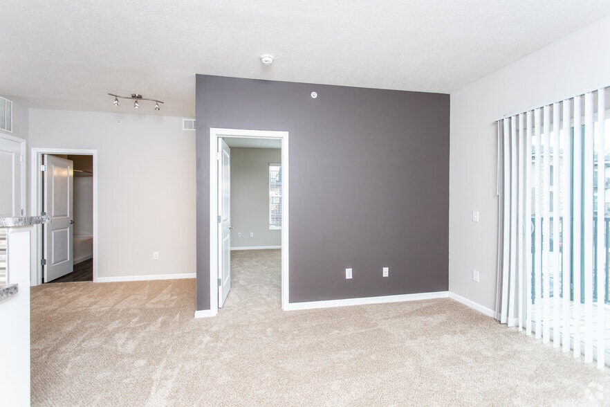 1BR, 1BA - 720 SF - Suite H - Hudson Square