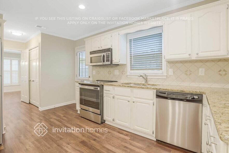 Building Photo - 3904 Vinyard Way NW