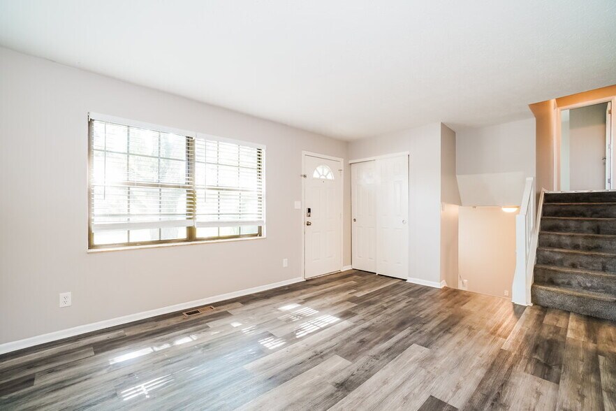 Building Photo - 6980 Candlish Dr