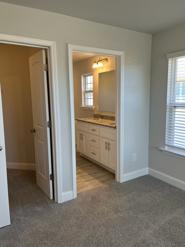 Building Photo - MADISON City Schools! MOVE IN READY NEW 4BR