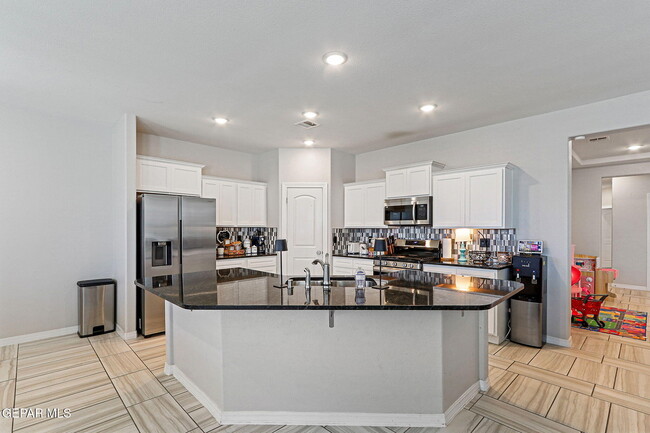 Building Photo - 2832 Mike Price Dr