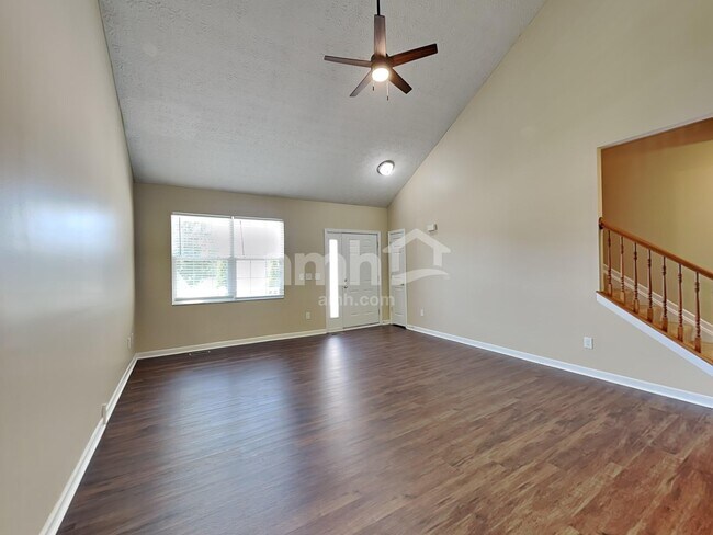 Building Photo - 402 Rolling Acre Dr