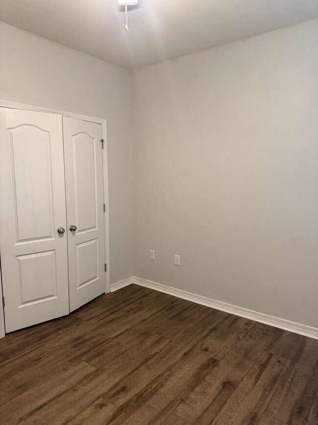 Building Photo - 156 Creve Core Dr