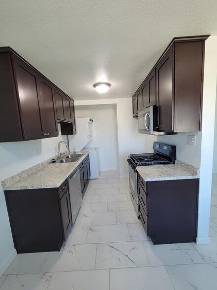 Building Photo - 24881 Cactus Ave