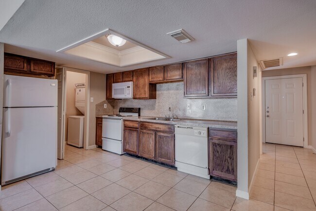 Building Photo - 14777 Wunderlich Dr