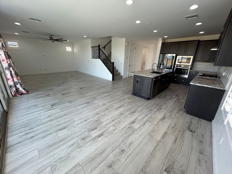 Building Photo - 4146 S Columbus Dr
