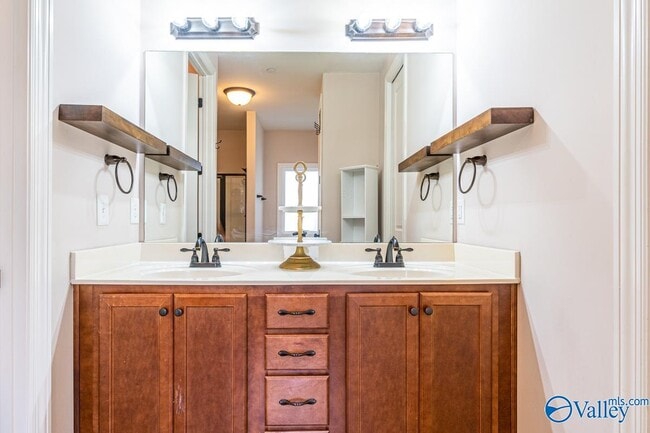 Building Photo - 111 Golden Rod Ln