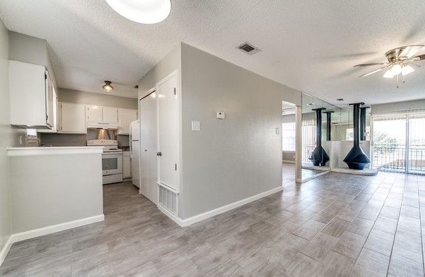 Building Photo - 923 Vance Jackson Rd