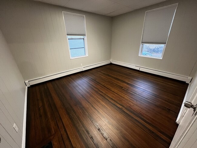 Building Photo - 158 Holland St