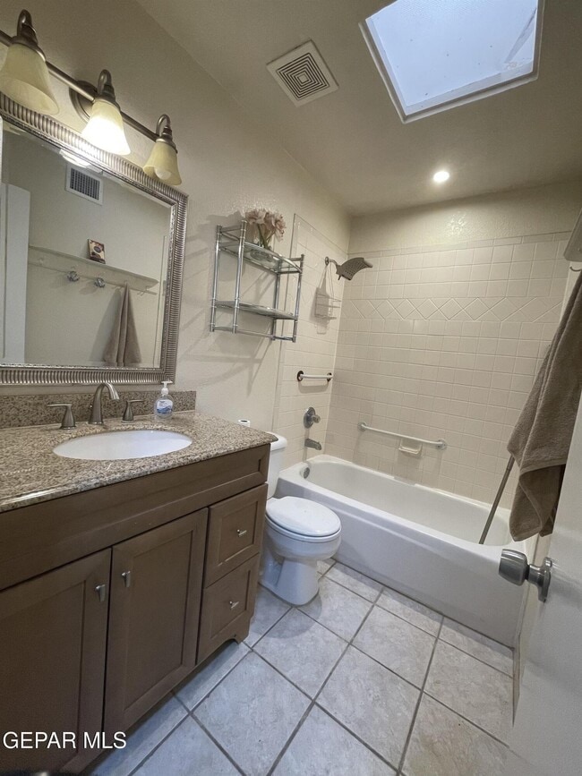 Building Photo - 5432 Thornridge Cir