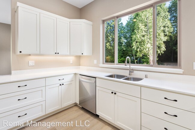 Building Photo - 425 W Lake Samish Dr