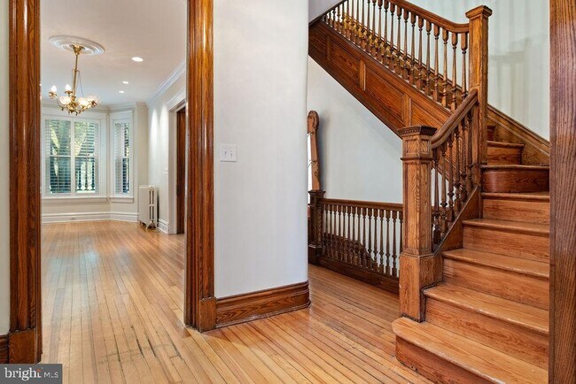 Building Photo - 1120 East Capitol St NE