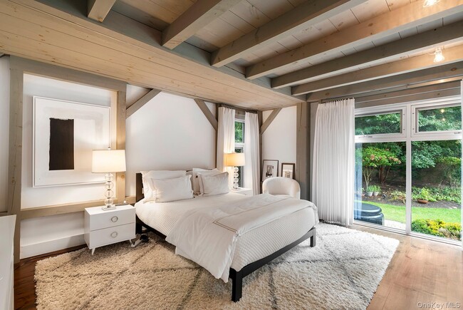 Building Photo - 7 Rolling Wood Ln