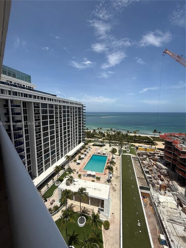 Building Photo - 10275 Collins Ave