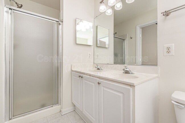 Building Photo - 4035 Cressida Pl