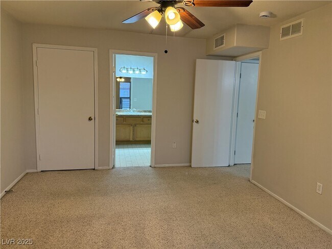 Building Photo - 4555 E Sahara Ave
