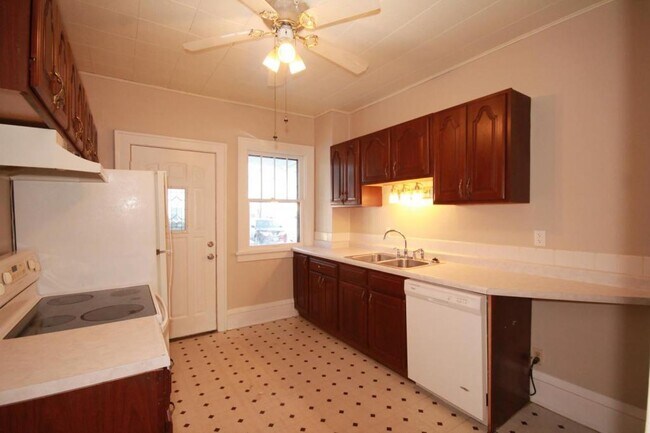 Building Photo - 910 / 912 N 4th St