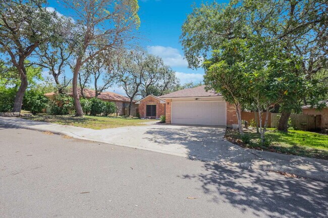 Building Photo - Updated 3 Bed / 2 Bath One-Story Home in San Antonio – Glen Wood Subdivision