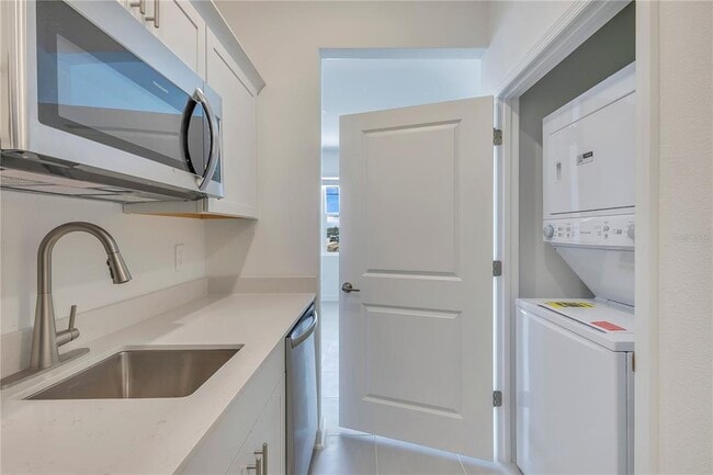 Building Photo - 3257 Addison Blvd