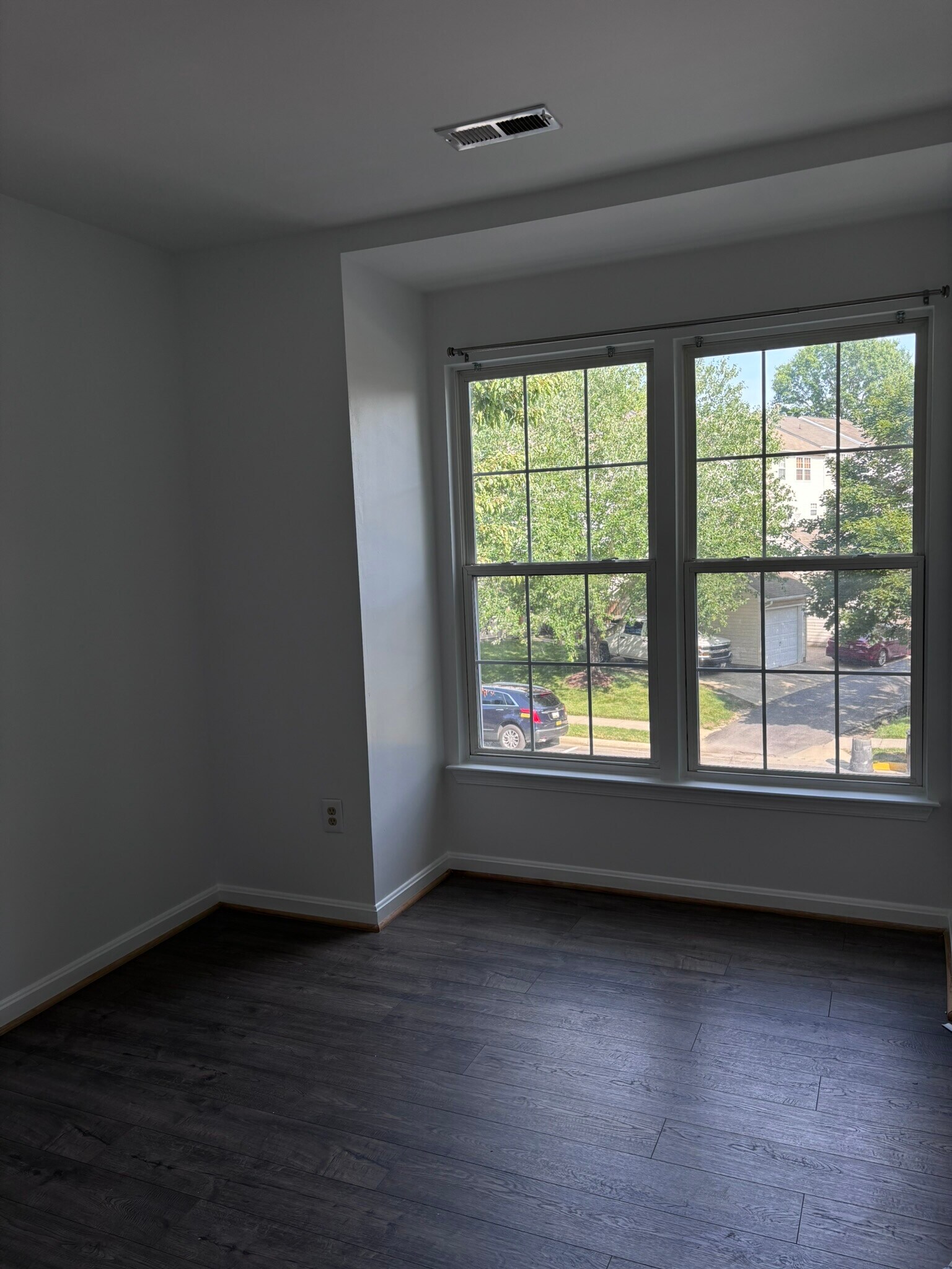 Building Photo - 12706 Marlton Center Dr