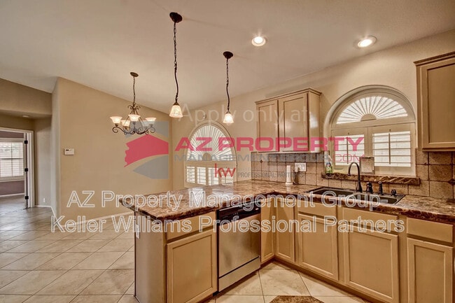 Building Photo - 12725 W Palm Ln