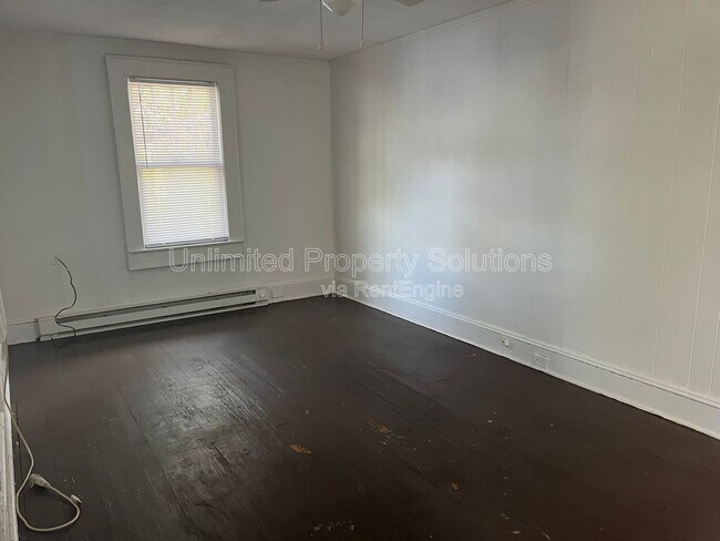 Building Photo - 206 S 20th St