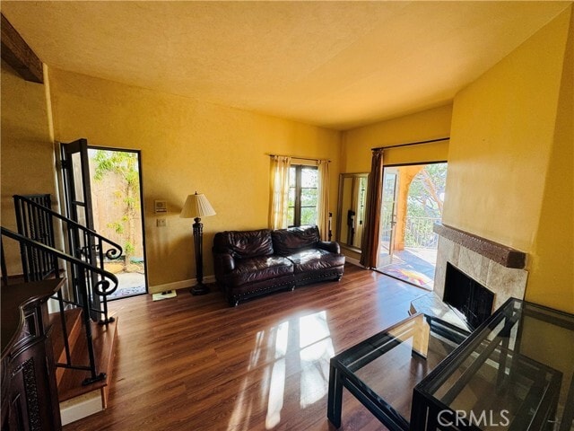 Building Photo - 573 Temple Hills Dr