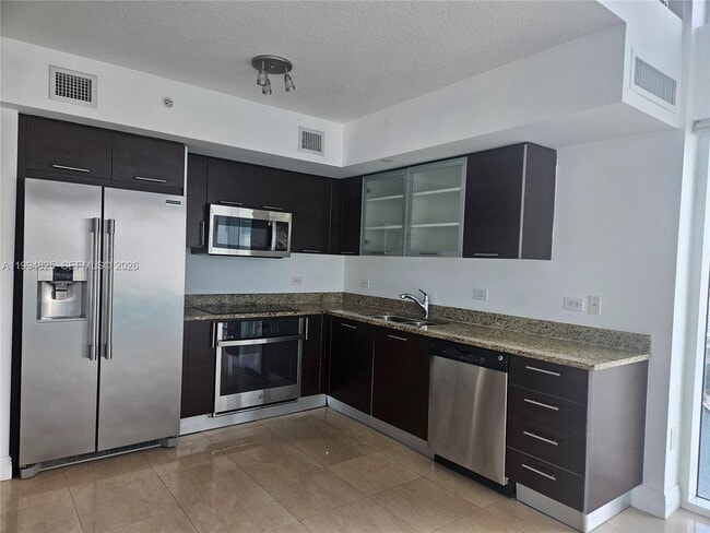 Building Photo - 41 SE 5th St