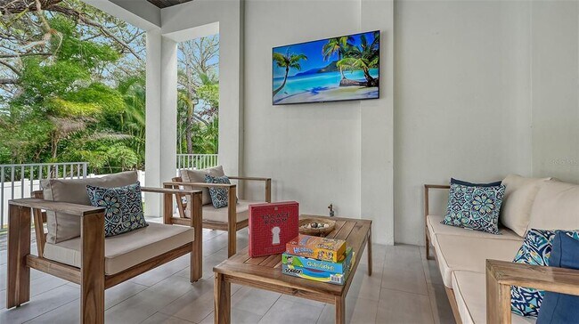 Building Photo - 1537 Siesta Dr