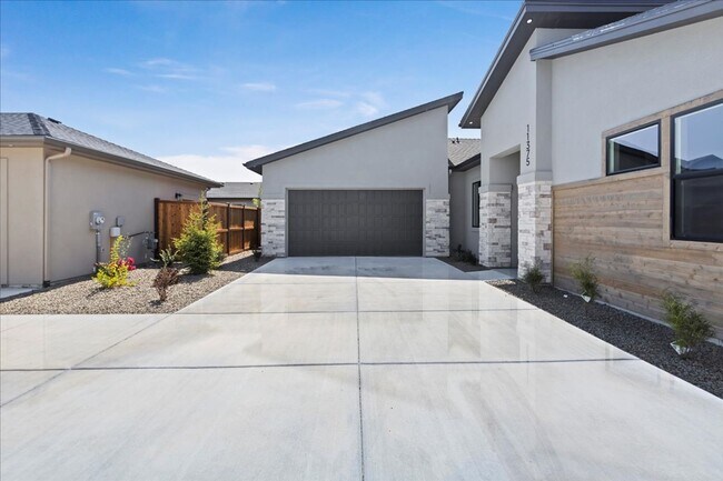 Building Photo - 11375 W Perthshire Ln