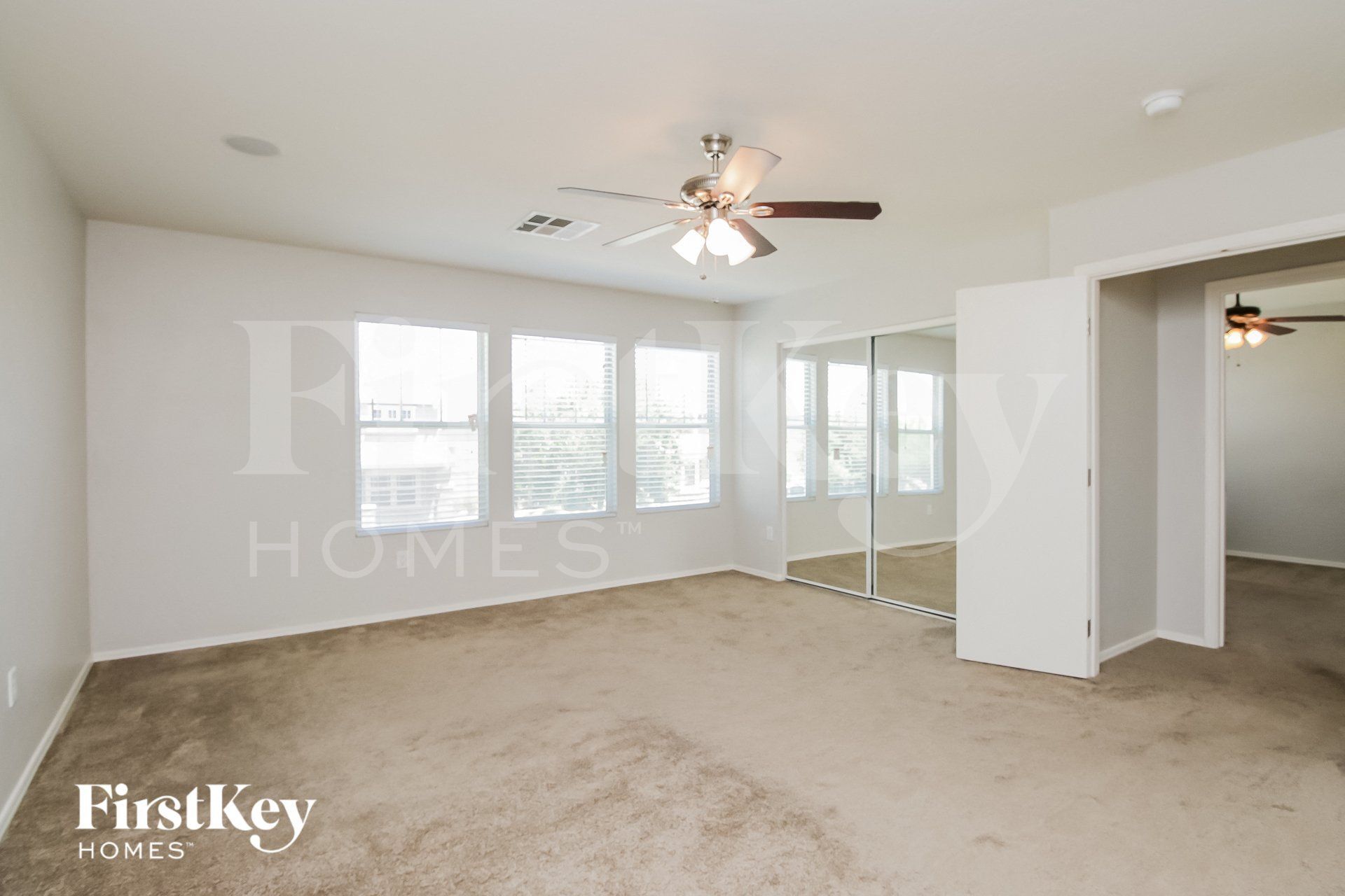 Building Photo - 3941 E Esplanade Ave