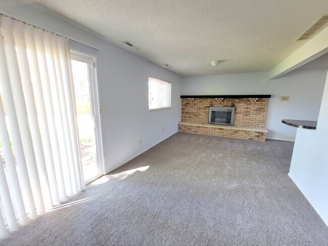 Building Photo - 4075 Harbor Pl